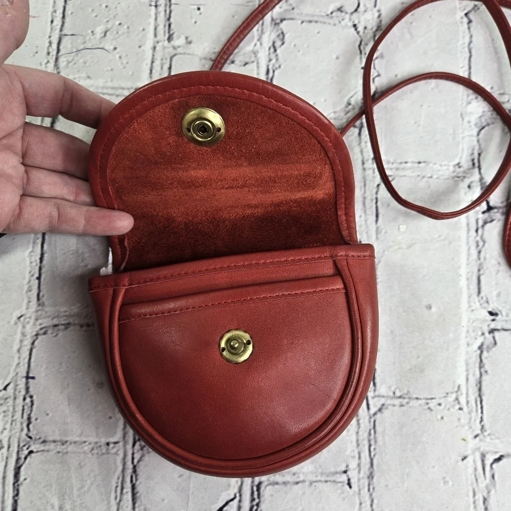 Vtg Coach 0520-109 red leather mini belt bag small little crossbody purse